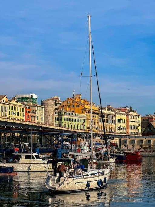 Overlooking The Porto Antico Of Genoa Apartment Luaran gambar