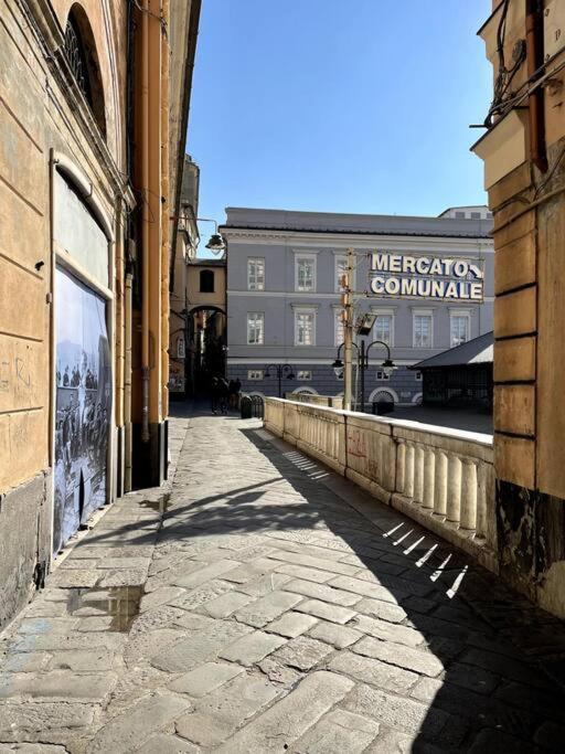 Overlooking The Porto Antico Of Genoa Apartment Luaran gambar